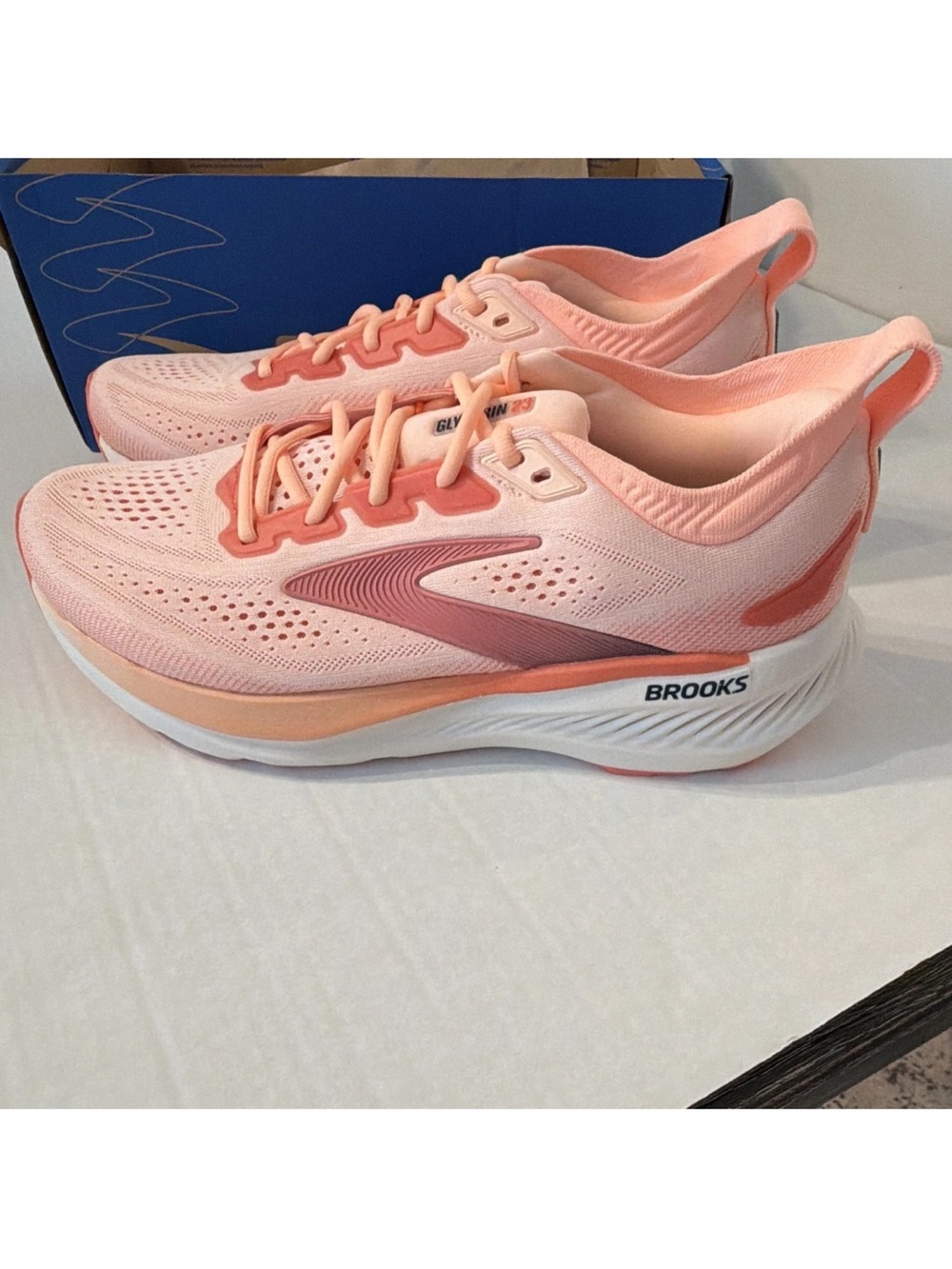 Brooks Glycerin 23 Women’s Low Top Lace-Up Mesh Running Sneaker CORAL W12/M10.5 - Picture 2 of 5